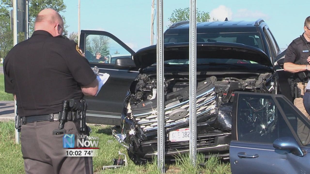 Two people injured in Putnam County crash